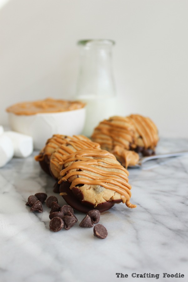 Peanut Butter S'more Cookies | The Crafting Foodie via Say Not Sweet Anne #cookies #s'mores #peanutbutter